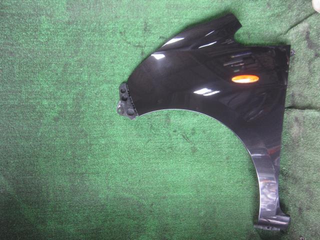 【中古】中古部品 ムーヴ LA100S 左ﾌﾛﾝﾄﾌｪﾝﾀﾞｰ 【3340240100-202400005110700】