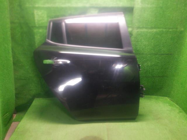 【中古】中古部品 リーフ AZE0 右ﾘｱﾄﾞｱ 【3330420100-240617000113300】