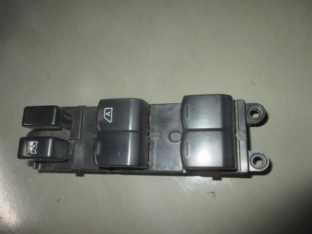 【中古】中古部品 ランサーカーゴ CVY12 ﾊﾟﾜｰｳｲﾝﾄﾞｳｽｲｯﾁ 【3310160100-001502347761900】