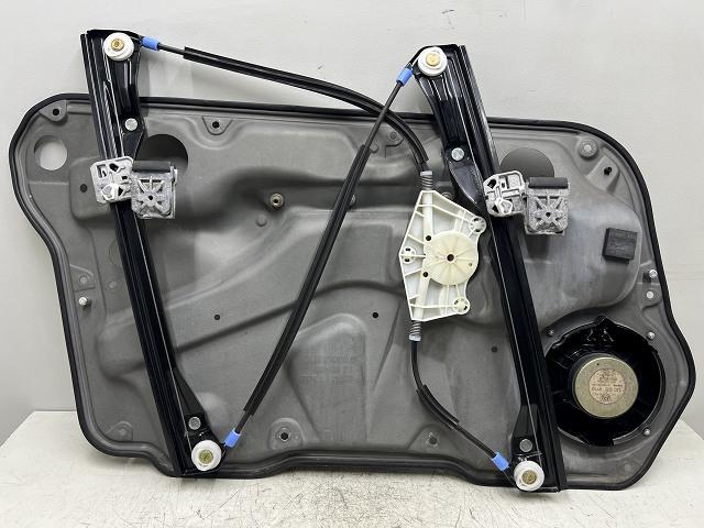 【中古】中古部品 VW ゴルフ 1JAZJ 右フロントドアレギュレータ・モーター 【3310070100-000090740113120】|e-cleマート