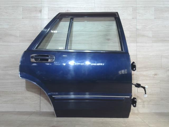 【中古】中古部品 セドリック CMJY31 右ﾘｱﾄﾞｱ 【3310390100-240608000313300】