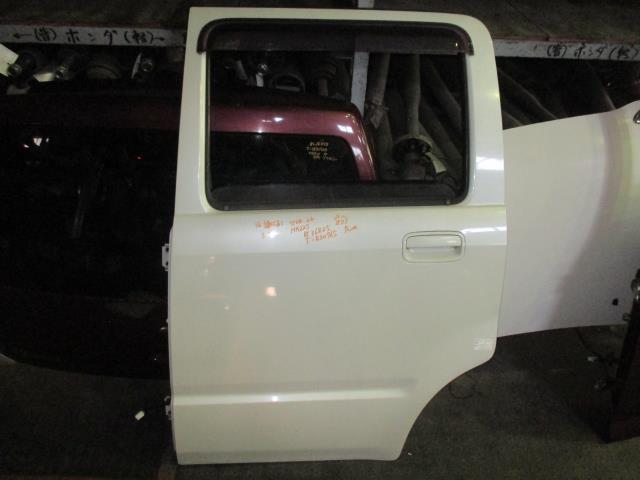 【中古】中古部品 ワゴンＲ MH22S 左ﾘｱﾄﾞｱ 【3310160100-001470728413400】