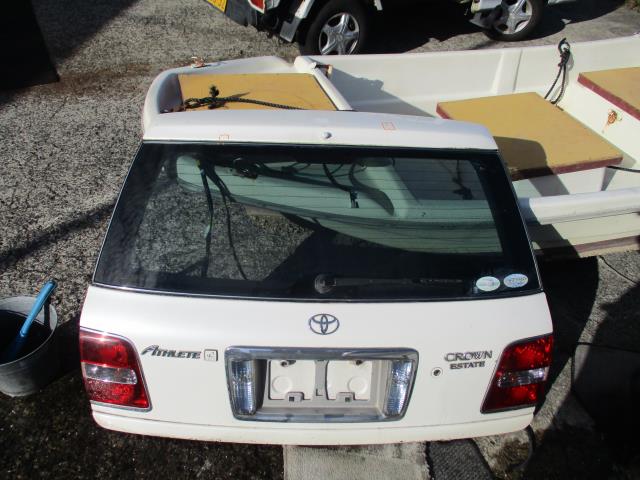 【中古】中古部品 クラウン JZS175W ﾊﾞｯｸﾄﾞｱ 【3310160100-001616403615800】