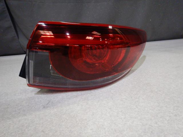 【中古】中古部品 アテンザ GJ2AP 右ﾃｰﾙﾗﾝﾌﾟ 【3330810100-240626000615500】