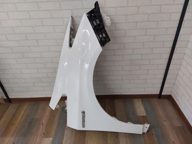 【中古】中古部品 プリウス ZVW30 右ﾌﾛﾝﾄﾌｪﾝﾀﾞｰ 【3330960100-000052274510600】