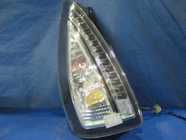 【中古】中古部品 プレマシー CREW 左ﾃｰﾙﾗﾝﾌﾟ 【3310160100-001594864915600】