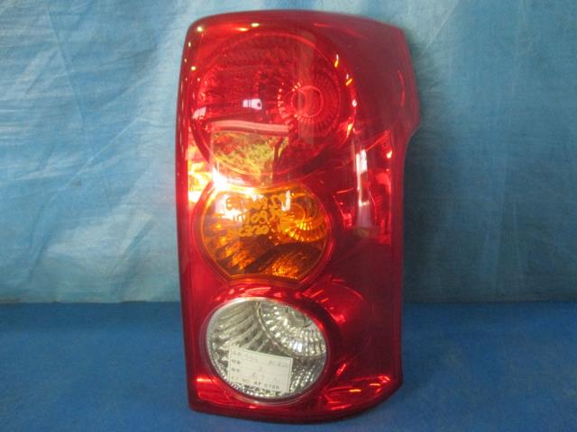 【中古】中古部品 ラウム NCZ20 右ﾃｰﾙﾗﾝﾌﾟ 【3310160100-001526205715500】