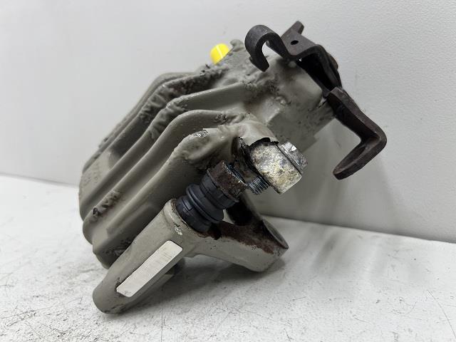【中古】中古部品 アウディ TT 8NAUQ 左ﾘｱｷｬﾘﾊﾟｰ 【3310070100-000213006044460】