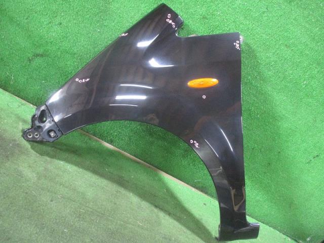 【中古】中古部品 ムーヴ L175S 左ﾌﾛﾝﾄﾌｪﾝﾀﾞｰ 【3500080000-240308000410700】