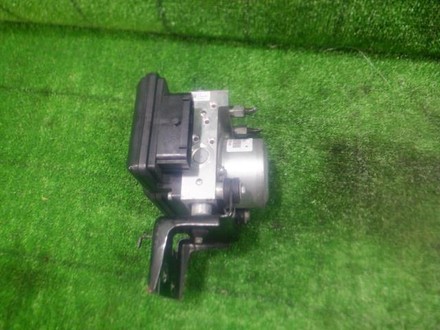 【中古】中古部品 セレナ HFC26 ABSｱｸﾁｭｴｰﾀｰ 【3330420100-240621000242500】
