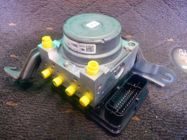 【中古】中古部品 ワゴンR MH34S ABSアクチュエーター 【3340140100-000024141342500】