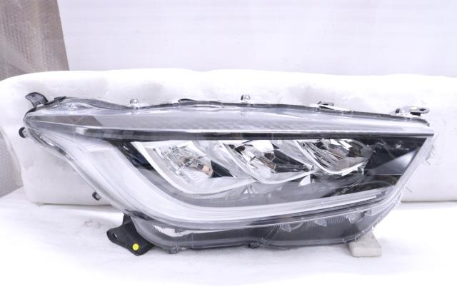 【中古】中古部品 ヤリス MXPA10 右ヘッドランプ 【3260520000-240703500810800】
