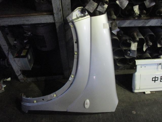 【中古】中古部品 ＫＥＩ HN22S 左ﾌﾛﾝﾄﾌｪﾝﾀﾞｰ 【3310160100-001483467910700】