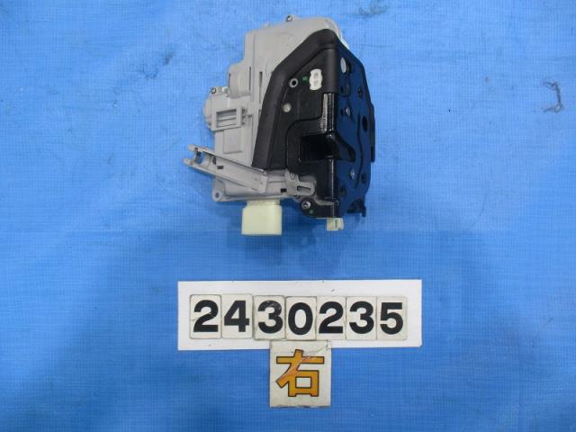 【中古】中古部品 VW パサートヴァリアント 3CCAX 右ﾌﾛﾝﾄﾄﾞｱﾛｯｸｿﾚﾉｲﾄﾞ 【3310040100-000243023564550】