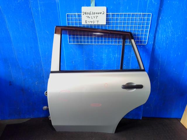 【中古】中古部品 ファミリア BVY12 左ﾘｱﾄﾞｱ 【3310220100-240620000213400】 15,358円