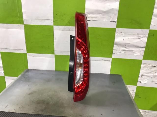 【中古】中古部品 エクストレイル DNT31 右ﾃｰﾙﾗﾝﾌﾟ 【3330530100-000005270415500】