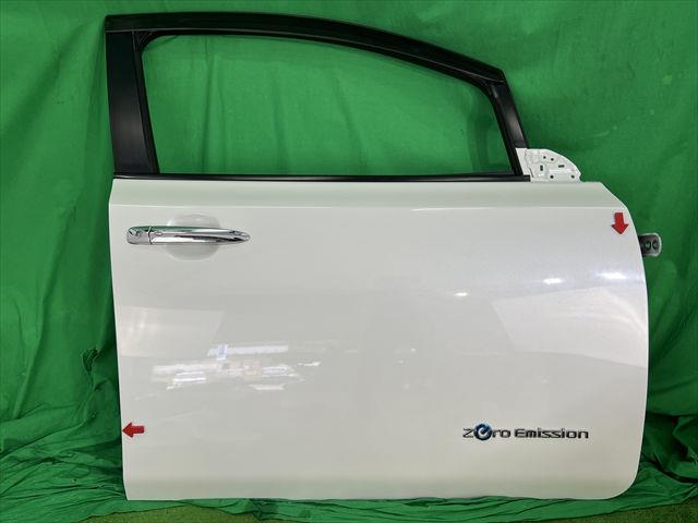 【中古】中古部品 リーフ AZE0 右ﾌﾛﾝﾄﾄﾞｱ 【3330240100-002024591813100】