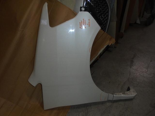 【中古】中古部品 ノア AZR60G 右ﾌﾛﾝﾄﾌｪﾝﾀﾞｰ 【3310160100-001176439710600】