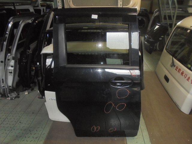 【中古】中古部品 スペーシア MK32S 右ﾘｱﾄﾞｱ 【3310160100-001253229413300】