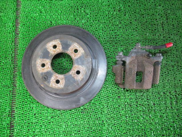 【中古】中古部品 エクストレイル NT30 右ﾘｱｷｬﾘﾊﾟｰ 【3330540100-240708001644430】