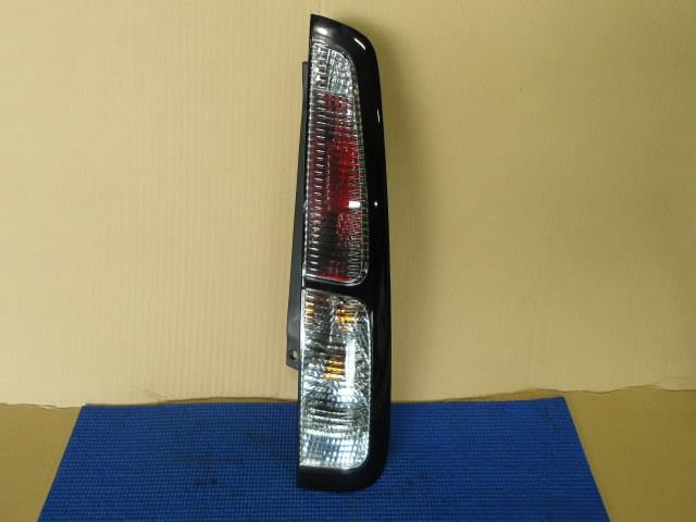 【中古】中古部品 キューブ AZ10 右ﾃｰﾙﾗﾝﾌﾟ 【3340220100-000225015315500】