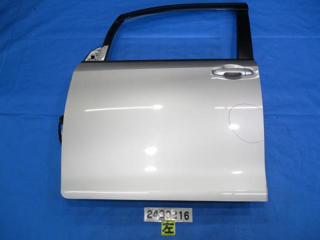 【中古】中古部品 ノア ZWR80G 左ﾌﾛﾝﾄﾄﾞｱ 【3310040100-000243021613200】