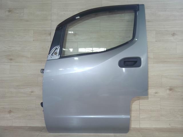 【中古】中古部品 NV200バネット VM20 左ﾌﾛﾝﾄﾄﾞｱ 【3310390100-240708000513200】