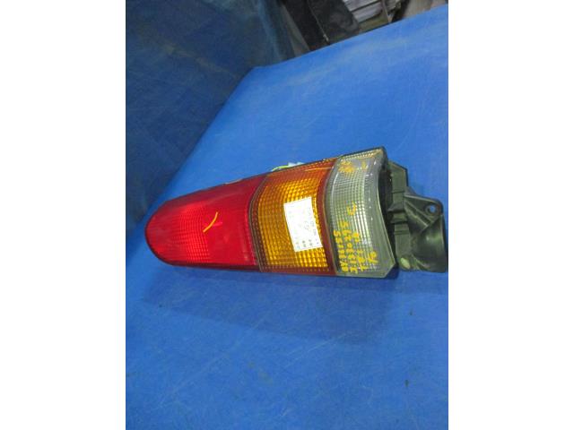 【中古】中古部品 サンバー TV1 右テールランプ 【3310160100-001428496815500】