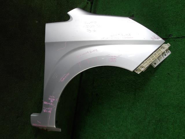 【中古】中古部品 ステラ RN1 右ﾌﾛﾝﾄﾌｪﾝﾀﾞｰ 【3340220100-000225009410600】