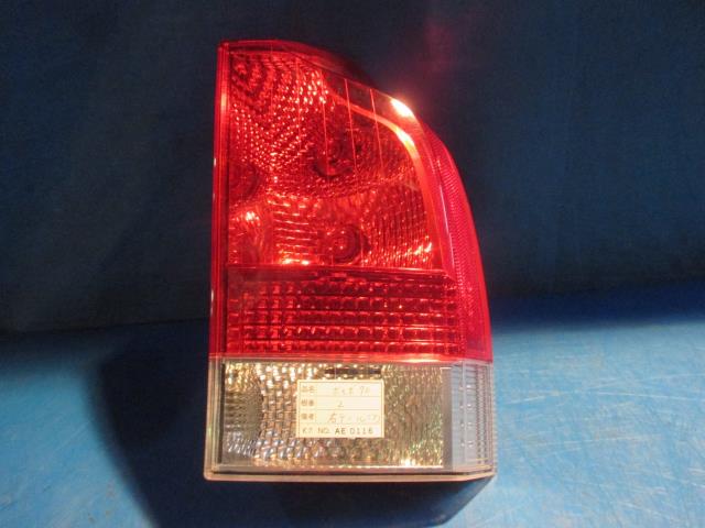 【中古】中古部品 ボルボ 70シリーズ SB5244W 右ﾃｰﾙﾗﾝﾌﾟ 【3310160100-001478280215500】
