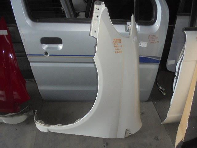 【中古】中古部品 プラッツ SCP11 左ﾌﾛﾝﾄﾌｪﾝﾀﾞｰ 【3310160100-001289615510700】