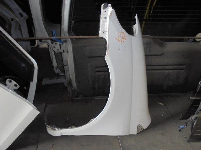 【中古】中古部品 プラッツ SCP11 左ﾌﾛﾝﾄﾌｪﾝﾀﾞｰ 【3310160100-001177999810700】
