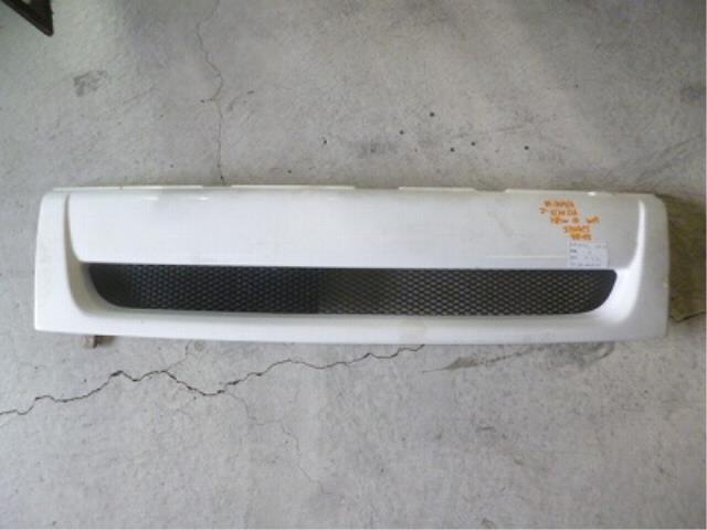 【中古】中古部品 eKワゴン H81W ラジエータグリル 【3310160100-001152902210400】