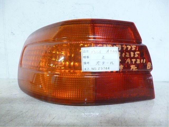 【中古】中古部品 コロナプレミオ AT211 左ﾃｰﾙﾗﾝﾌﾟ 【3310160100-001108314715600】