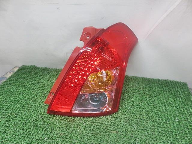 【中古】中古部品 スイフト ZD11S 右ﾃｰﾙﾗﾝﾌﾟ 【3330380100-000036021015500】