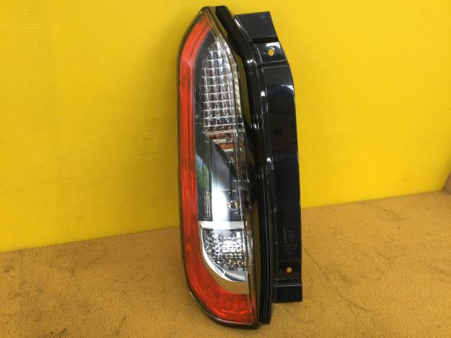 【中古】中古部品 ルークス B47A 左ﾃｰﾙﾗﾝﾌﾟ 【3330960100-000052313215600】