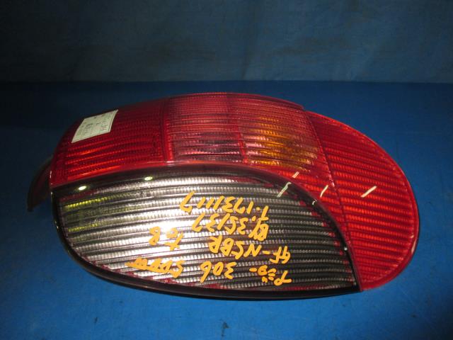 【中古】中古部品 プジョー 306 N5BR 右ﾃｰﾙﾗﾝﾌﾟ 【3310160100-001374106415500】