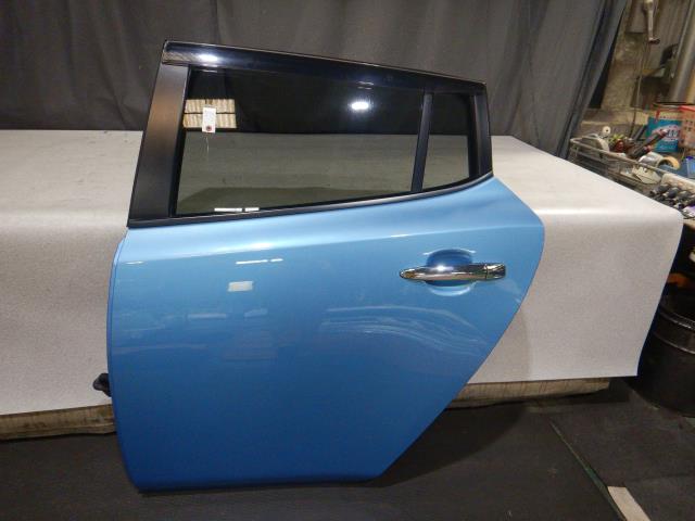 【中古】中古部品 リーフ AZE0 左ﾘｱﾄﾞｱ 【3330810100-240723000213400】