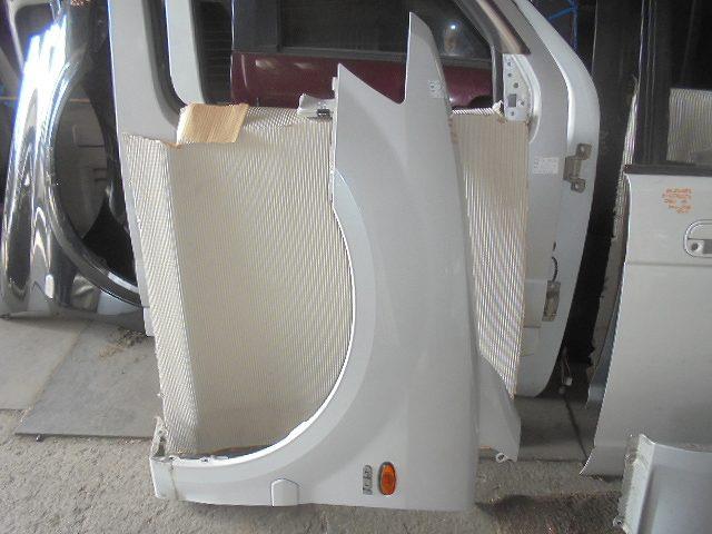 【中古】中古部品 シャリオグランディス N84W 左ﾌﾛﾝﾄﾌｪﾝﾀﾞｰ 【3310160100-001245216910700】