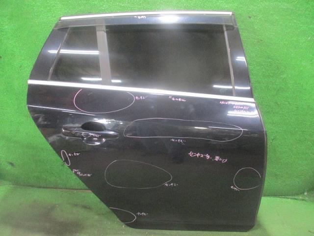 【中古】中古部品 ボルボ 60シリーズ FB4164T 右ﾘｱﾄﾞｱ 【3500080000-240713000613300】