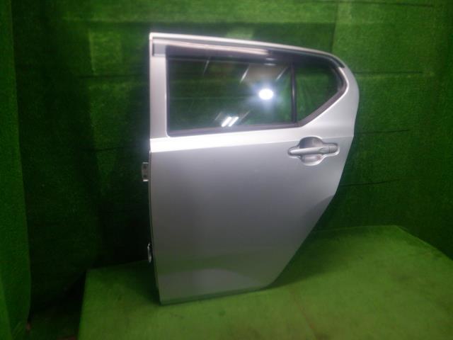 【中古】中古部品 ミライース LA360S 左ﾘｱﾄﾞｱ 【3330420100-240718000113400】