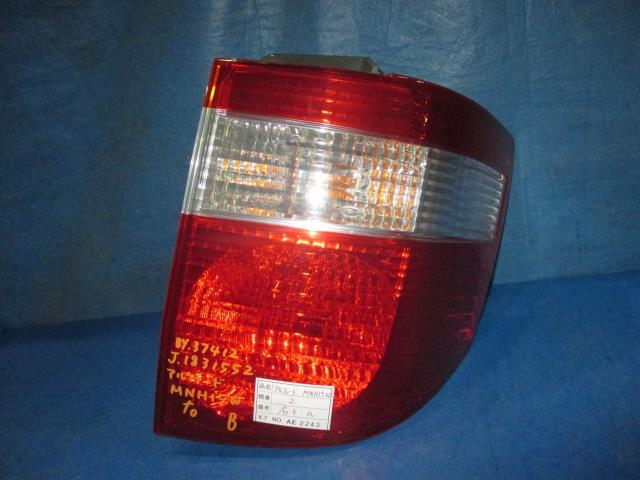 【中古】中古部品 アルファード MNH15W 右ﾃｰﾙﾗﾝﾌﾟ 【3310160100-001485343815500】