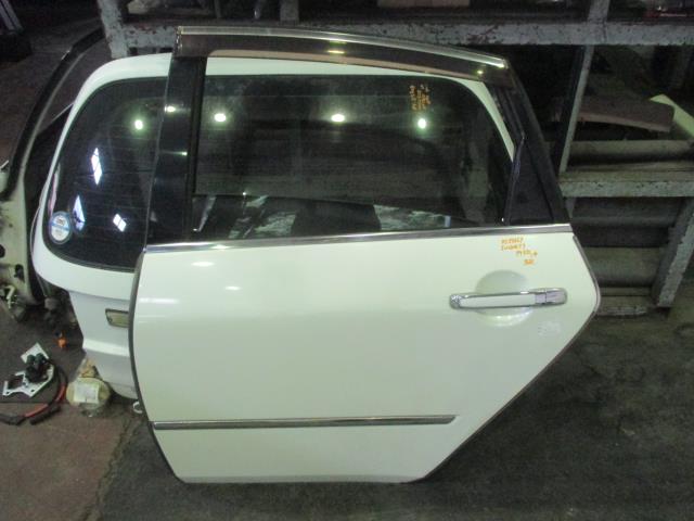 【中古】中古部品 フーガ PY50 左ﾘｱﾄﾞｱ 【3310160100-001620996913400】｜e-cleマート