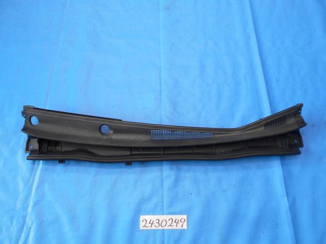 【中古】中古部品 ヴォクシー ZRR85W ｶｳﾙﾄｯﾌﾟﾊﾟﾈﾙ 【3310040100-000243024917210】