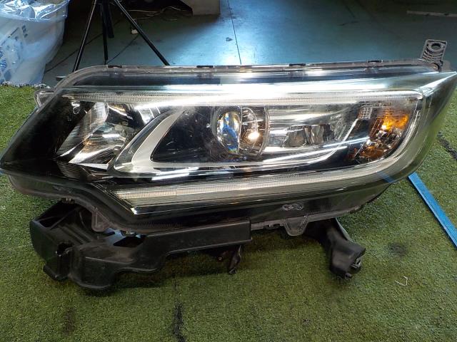 【中古】中古部品 フリード GB5 左ﾍｯﾄﾞﾗﾝﾌﾟ 【3260200000-240725000210900】