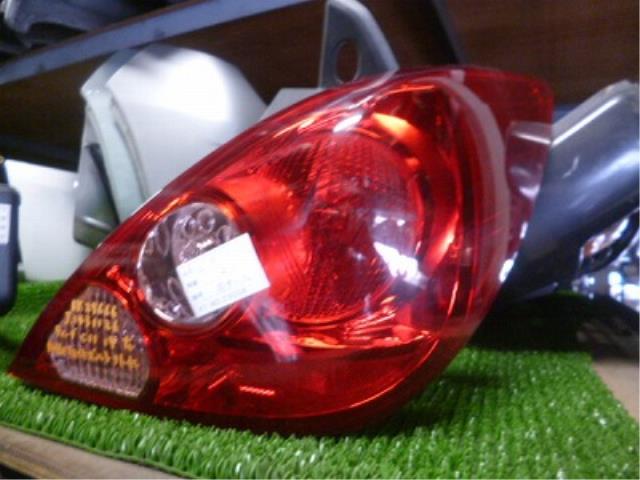 【中古】中古部品 ティーダ C11 右ﾃｰﾙﾗﾝﾌﾟ 【3310160100-001103480015500】