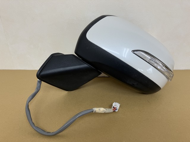 【中古】中古部品 ステラ LA100F 左ｻｲﾄﾞﾐﾗｰ 【3330460100-000001583713600】