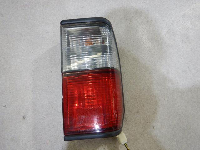 【中古】中古部品 バネット SK82VN 右ﾃｰﾙﾗﾝﾌﾟ 【3330810100-240731001115500】 4,774円