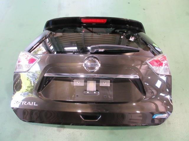 【中古】中古部品 エクストレイル HT32 ﾊﾞｯｸﾄﾞｱ 【3310590000-000007904415800】