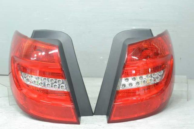 【中古】中古部品 ベンツ Bクラス 246242 右ﾃｰﾙﾗﾝﾌﾟ 【3310580000-240804000815500】 25,773円
